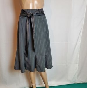 DKNY JEANS Pin Striped Gray Skirt in a siz…